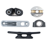 Decksbeschläge und Lenzstopfen