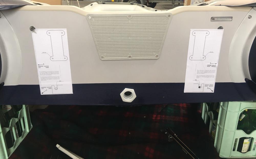 Montage der Heckräder am Schlauchboot