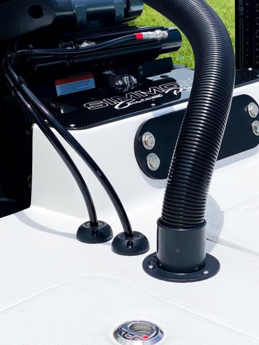 Scanstrut-Kabeldurchführung-89-DS6-P-BLK-Anwendung